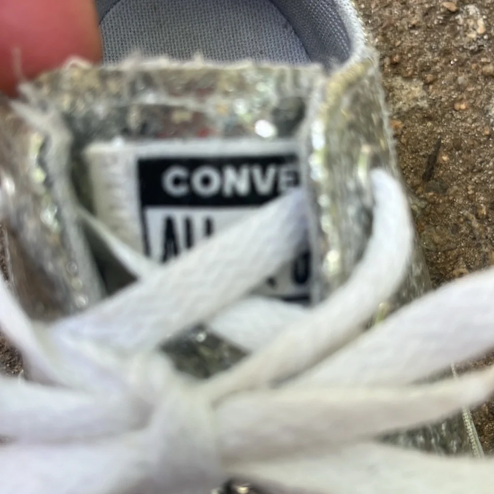 💥Converse Junior Girls All-Star Silver Glitter Low Sneakers. ‎ Size 1